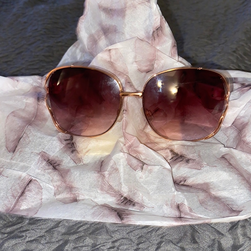 🔴 Jessica Simpson Oversized Shades!!